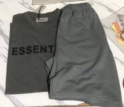 ESSENTIALS ZOMER SET -